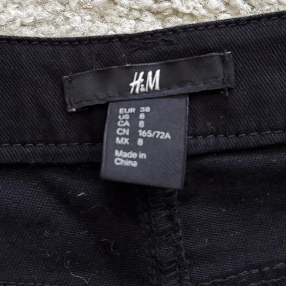 Lot of 2 Women's Black Shorts from H&M - 1 NWT - Picture 4 of 14